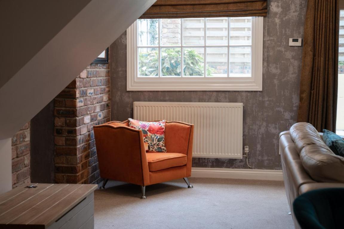 Perfectly Located Central Chester Town House -2Br Exterior photo